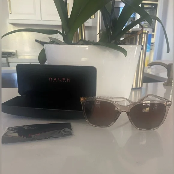Ralph Lauren Sunglasses RA5328U - Picture 2 of 7